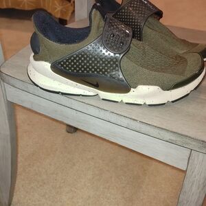 Nike Sock Dart Olive Green